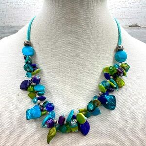 Beautiful Unsigned Blue Coded Purple Green Blue Dyed Shell Glass Necklace